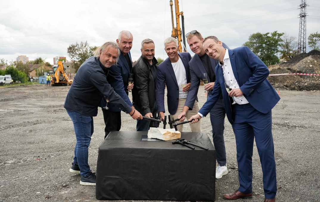 Start of construction and laying of the foundation stone of the Rezidence Engerth