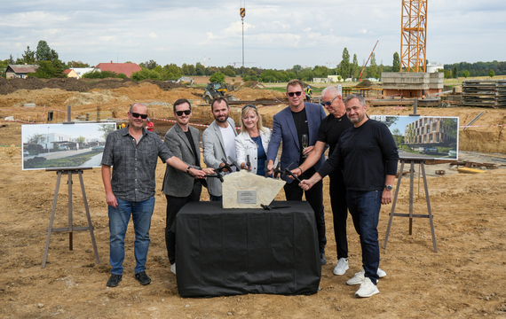 Poklepání základního kamene projektů Meander Kbely a Villa Resort Kbely